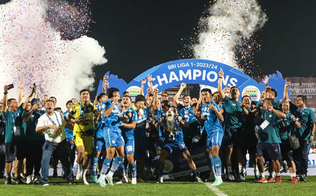 Persib Bandung juara Liga 1 2023/2024 usai bertandang ke Madura United di Gelora Bangkalan pada leg kedua final Championship Series Liga 1 2023/2024, Jumat (31/5/2024).