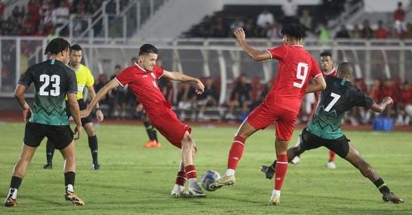 Pertandingan uji coba Indonesia melawan Tanzania berlangsung di Stadion Madya, Senayan, Minggu (2/6/2024).