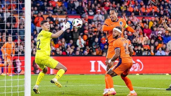 Belanda melawan Islandia dalam ajang uji coba jelang Euro 2024. Belanda vs Islandia berlangsung di De Kuip, Selasa (11/6/2024) dini hari WIB.