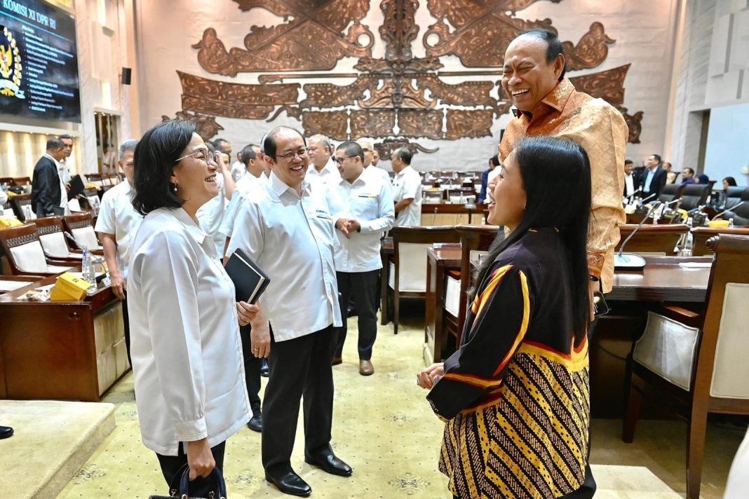 Menkeu RI Sri Mulyani Indrawati saat menghadiri rapat kerja bersama Komisi XI DPR RI di Jakarta, Senin (10/6/2024). (Dok/Kemenkeu RI)