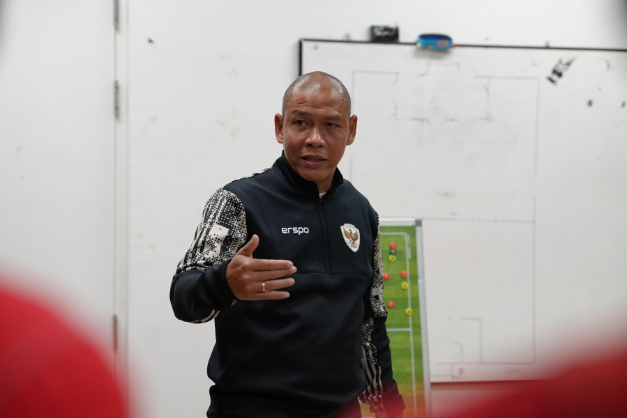 Pelatih Timnas Indonesia U-16 Nova Arianto.