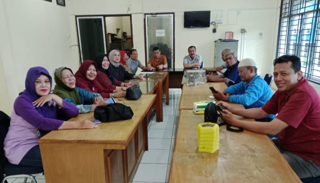 Rapat finalisasi panitia kurban PWI Sumut di Sekretariat PWI Sumut Gedung Parada Harahap, Jalan Adinegoro, Nomor 4 Medan, Minggu (16/6/2024).