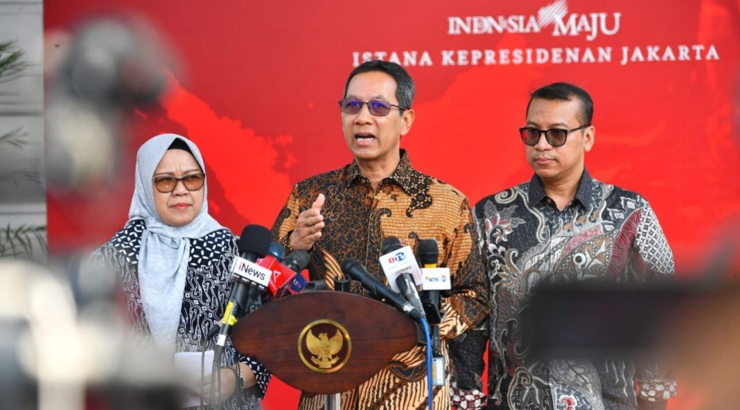 Kasetpres Heru Budi Hartono kepada media di Kompleks Istana Kepresidenan, Jakarta, Senin (17/6/2024).
