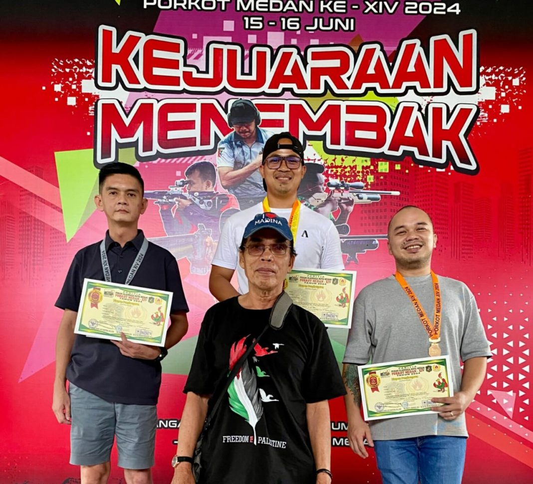 Personel Sat Brimob Polda Sumut mencetak juara menembak pada Pertandingan Porkot Medan yang diselenggarakan di Lapangan Tembak Perbakin Sumut pada 15-16 Juni 2024. (Dok/Polda Sumut)