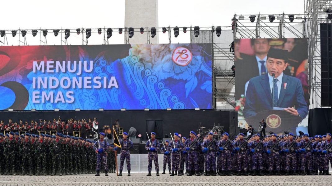 Presiden Jokowi dalam amanatnya pada Upacara Peringatan ke-78 Hari Bhayangkara di Monumen Nasional, Jakarta, Senin (1/7/2024).