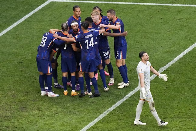 Selebrasi skuad Belanda di laga lawan Timnas Rumania di babak 16 besar Euro 2024 di Allianz Arena, Rabu (3/7/2024) dini hari WIB.