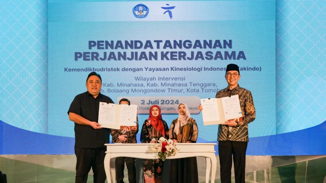 Dirjen PDM Kemendikbudristek RI Iwan Syahril pada kegiatan penandatanganan perjanjian kerja sama dukungan mitra pembangunan untuk pemulihan pembelajaran di Surabaya, Selasa (2/7/2024). (Dok/Kemendikbudristek RI)