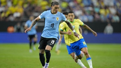 Darwin Nunez tidak bisa bobol gawang Brasil dalam perempat final Copa America 2024, Minggu (7/7/2024) pagi WIB.