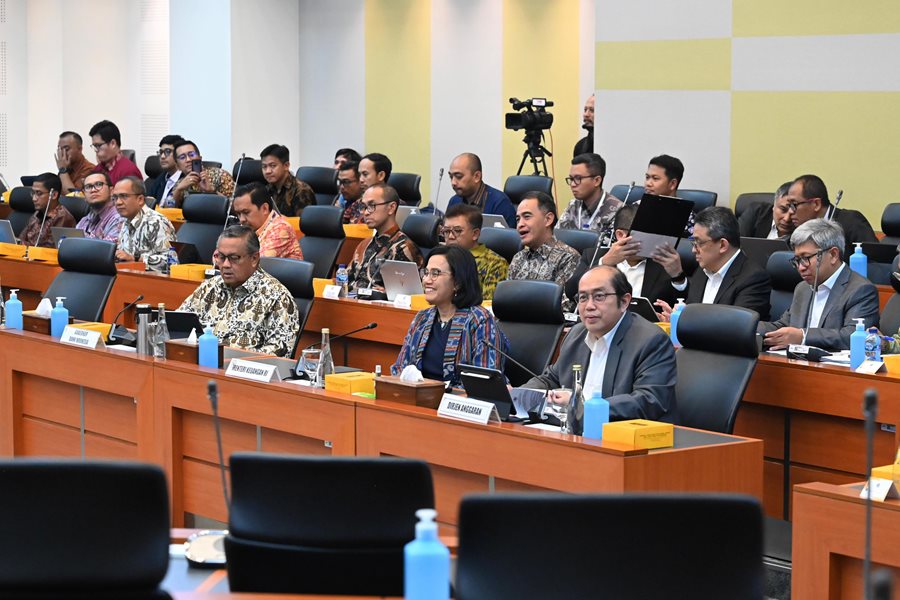 Rapat Kerja Banggar bersama Menteri Keuangan dan Gubernur Bank Indonesia, di Ruang Rapat Banggar DPR, Jakarta, Selasa (9/7/2024). (Dok/Kemenkeu RI)