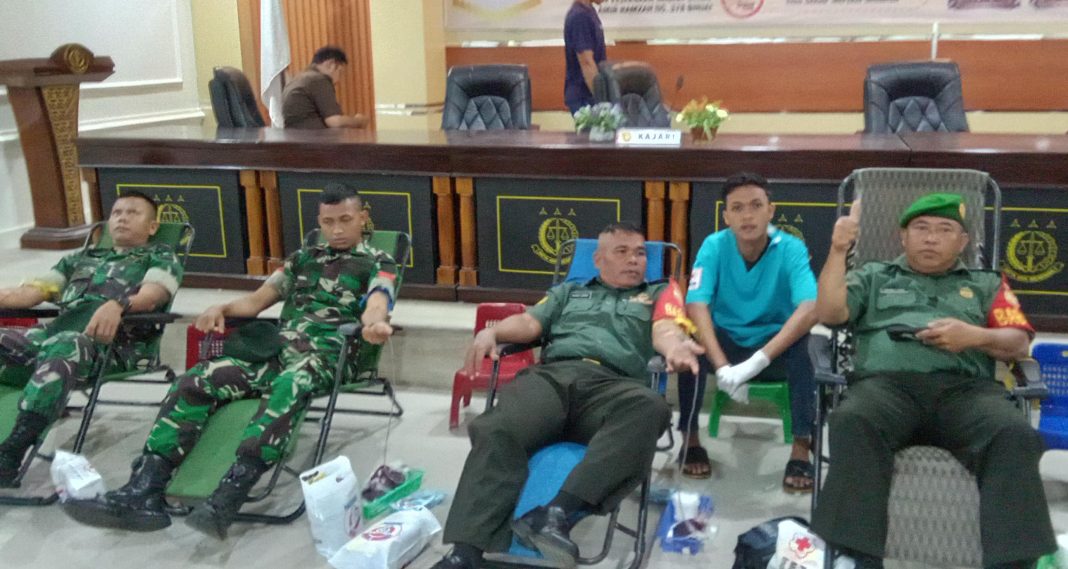 Kejari Binjai saat menggelar bakti sosial donor darah yang digelar di Aula lantai ll Kejari Binjai yang beralamat di Jalan T Amir Hamzah, Kecamatan Binjai Utara, Selasa (16/7/2024).