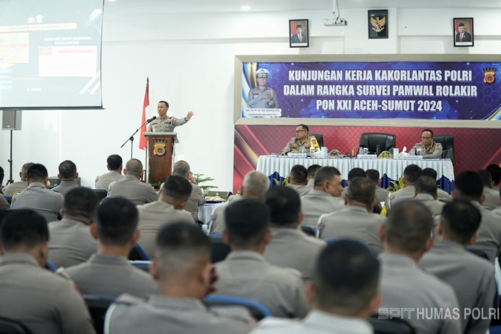 Kakorlantas Polri Irjen Pol Aan Suhanan dalam kunjungan kerjanya ke Ditlantas Polda Aceh, Kamis (18/7/2024). (Dok/Humas Polri)