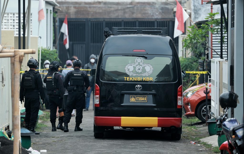 Densus 88 Antiteror Polri berhasil menangkap terduga tindak pidana terorisme di Jalan Langsep, Kelurahan Sisir, Kecamatan Baru Malang, Rabu (31/7/2024) malam. (Dok/Humas Polri)