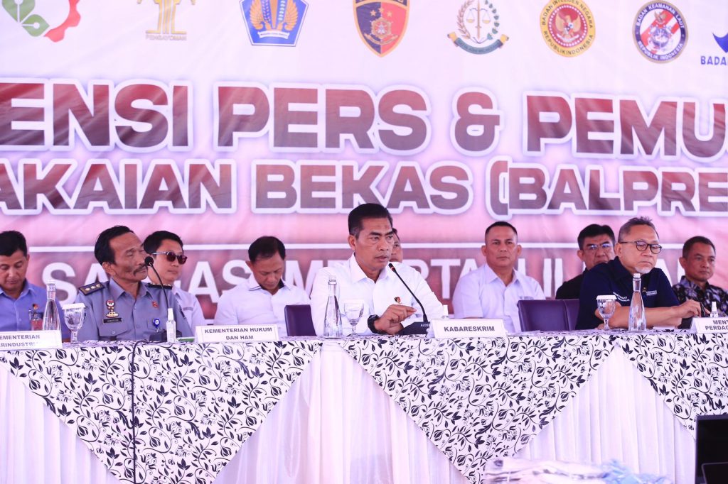 Konferensi pers di Penimbunan Pabean Bea dan Cukai Cikarang. (Dok/Humas Polri)