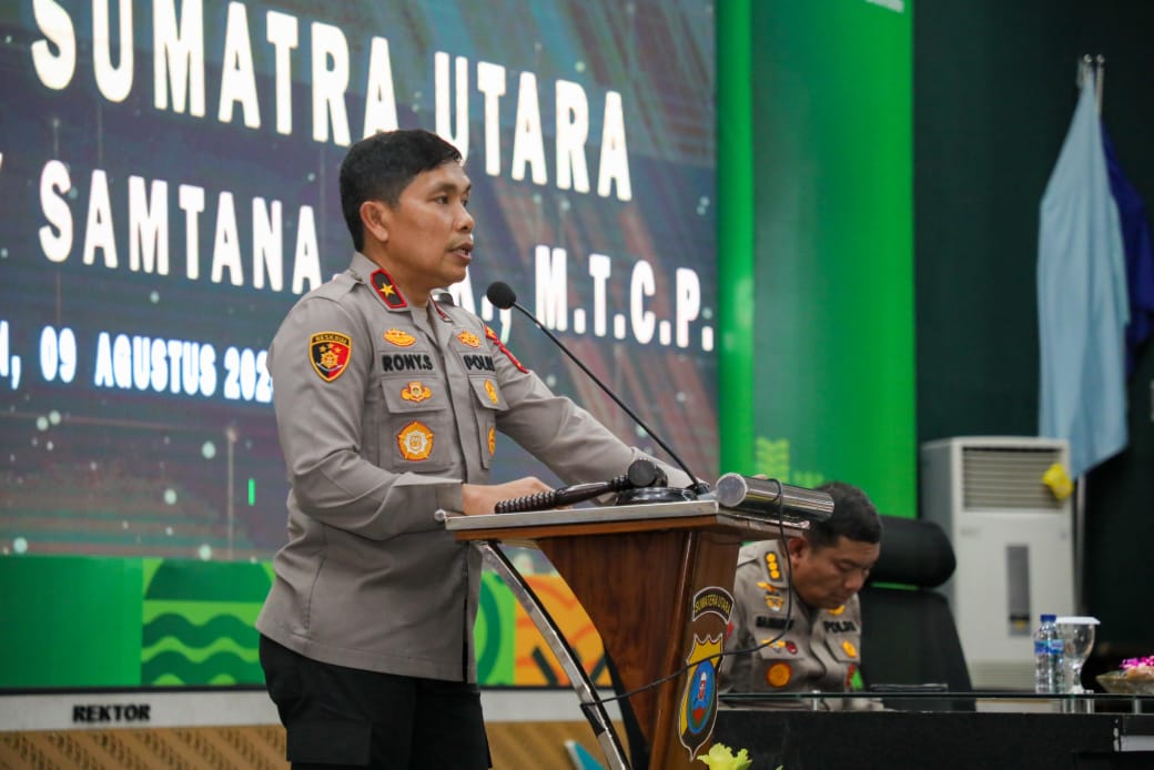 Wakapolda Sumut Brigjen Pol Rony Samtana SIK MTCP tutup acara Latpraops Ops Mantap Praja Toba 2024 di Auditorium USU, Jumat (9/8/2024). (Dok/Polda Sumut)