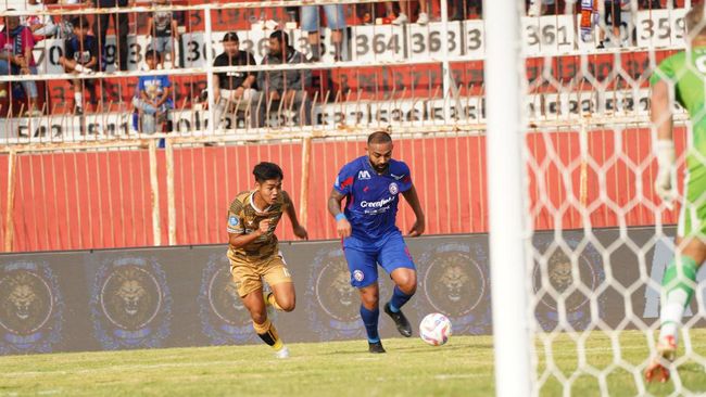 Laga Arema FC vs Dewa United di Stadion Soepriadi Blitar, Senin (12/8/2024) sore.