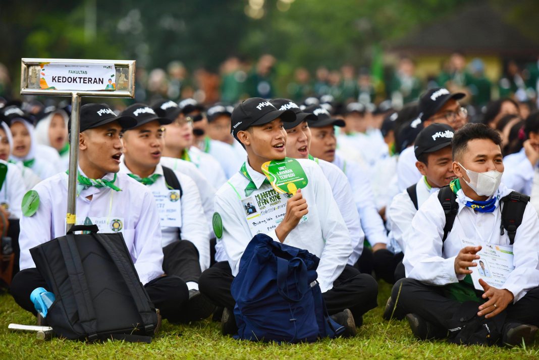 Mahasiswa yang ikut Pengenalan Kehidupan Kampus Mahasiswa Baru (PKKMB) 2024 dengan tajuk “Embracing The Future, Advancing Together”, Selasa (13/8/2024).