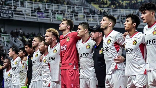 Persik Kediri berhasil mencuri kemenangan dengan skor 2-0 atas PSS Sleman dalam lanjutan Liga 1 Indonesia yang digelar di Stadion Manahan, Solo, Jawa Tengah, Senin (19/8/2024).