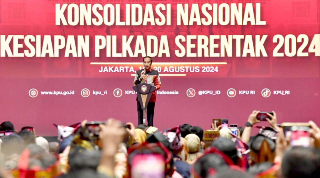 Presiden Jokowi menghadiri Rapat Konsolidasi Nasional dalam rangka Kesiapan Pilkada Tahun 2024, yang digelar di JCC, Senayan, Jakarta, Selasa (20/8/2024).