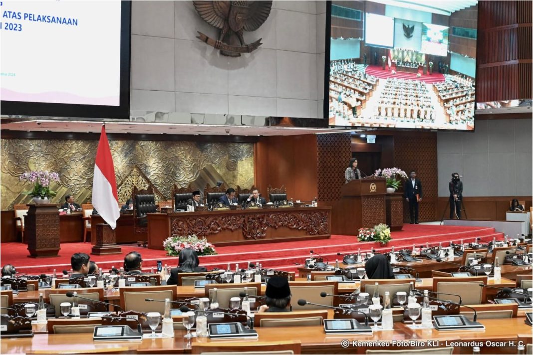 Rapat Paripurna DPR yang membahas Tanggapan Pemerintah terhadap Pandangan Fraksi atas RUU P2APBN Tahun Anggaran 2023, Selasa (20/8/2024). (Dok/Kemenkeu RI)