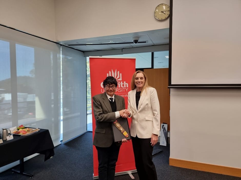 Dubes Siswo dalam kuliah umum yang berlangsung di Chancellery Building, Griffith University, Rabu (21/8/2024), sebagai bagian dari rangkaian kegiatan 