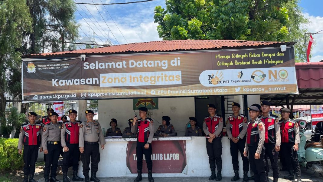 Polda Sumut beri pengamanan dan patroli khusus jelang tahapan pendaftaran dan penetapan pasangan cagub dan cawagub di Kantor KPU dan Bawaslu, Jumat (24/8/2024). (Dok/Polda Sumut)