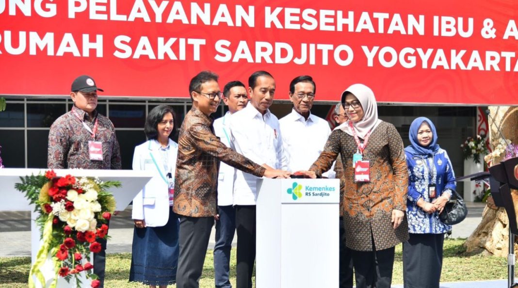 Presiden Jokowi meresmikan Gedung Pelayanan Kesehatan Ibu dan Anak RS Sardjito Yogyakarta, Kabupaten Sleman, DIY, Rabu (28/8/2024).