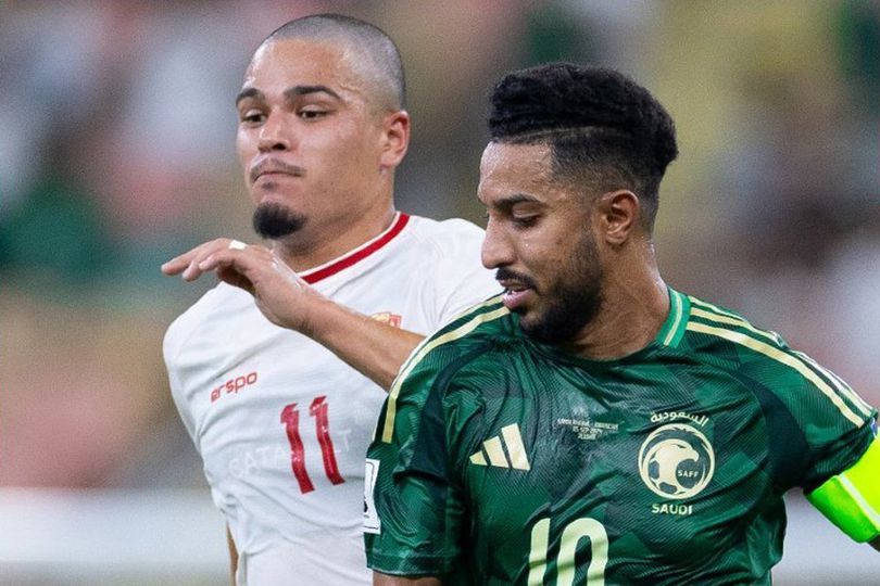 Duel Salem Al Dawsari dan Ragnar Oratmangoen dalam laga Kualifikasi Piala Dunia 2026 antara Arab Saudi vs Timnas Indonesia, Jumat (6/9/2024).