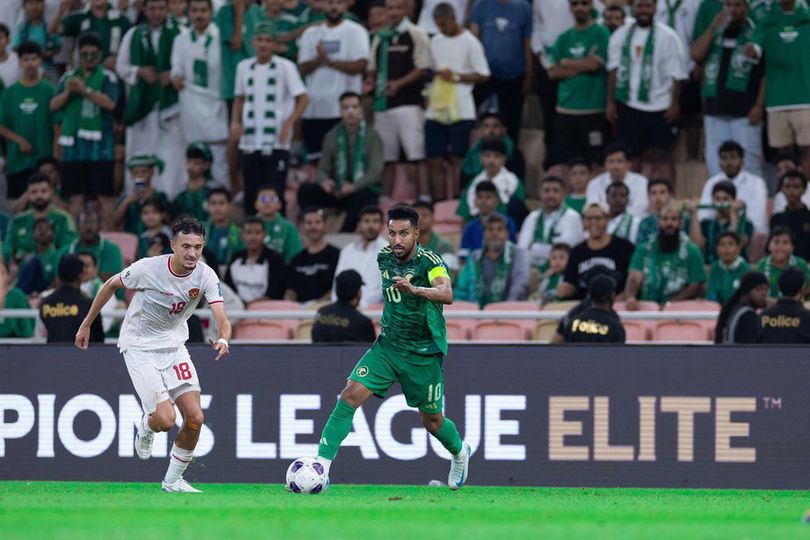 Aksi Ivar Jenner pada laga Arab Saudi vs Timnas Indonesia di Kualifikasi Piala Dunia 2026 Zona Asia.