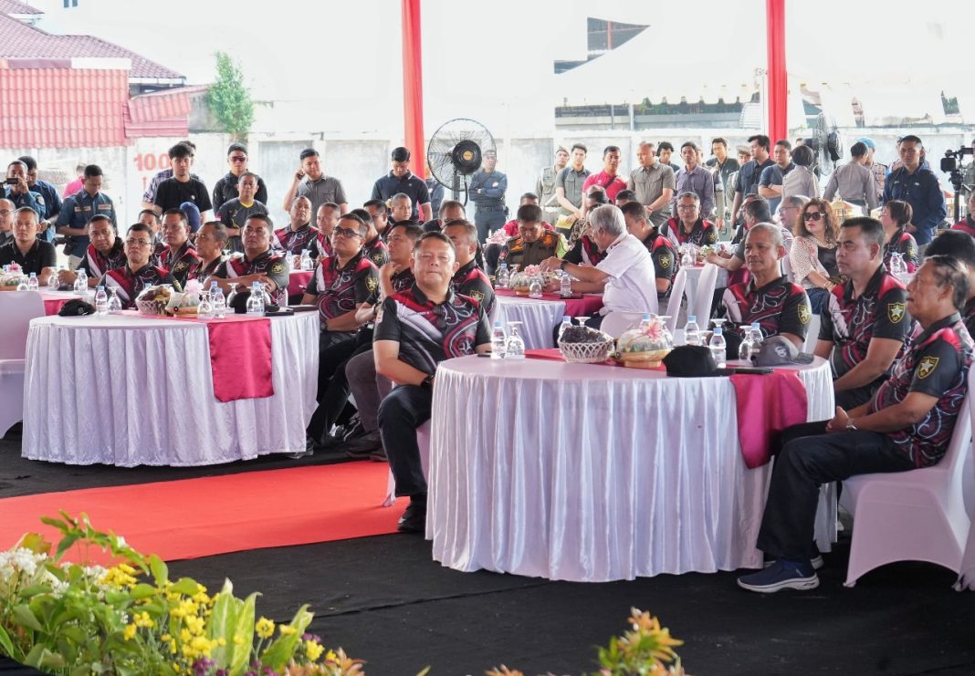 Pj Sekda Medan Topan Obaja Putra Ginting hadir pada acara peresmian lapangan tembak Ginenung Pratidina yang dirangkaikan dengan Pembukaan North Sumatera Shooting Championship Kapolda Cup 2024 di Lapangan Tembak Gineung Pratidina, Jalan Bhayangkara Sampali, Sabtu (31/8/2024). (Dok/Kominfo Medan)