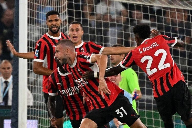 Momen selebrasi gol Strahinja Pavlovic dalam laga pekan ketiga Liga Italia 2024-2025 antara Lazio vs Milan di Stadion Olimpico, Minggu (1/9/2024) dini hari WIB.