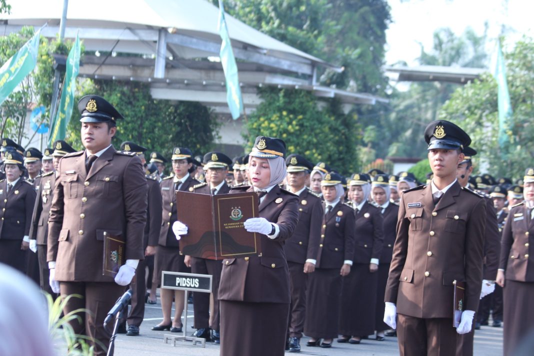 Suasana upacara peringatan Harlah Kejaksaan RI ke-79 di Kejati Sumut, Senin (2/9/2024). (Dok/Penkum Kejati Sumut)