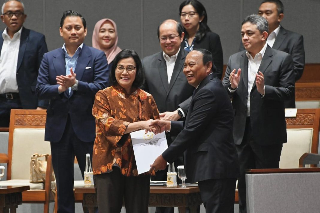 DPR RI secara resmi mengesahkan RUU tentang Pertanggungjawaban atas P2APBN Tahun Anggaran 2023 menjadi undang-undang. Pengesahan ini dilakukan dalam rapat paripurna yang berlangsung, Selasa (3/9/2024). (Dok/Kemenkeu)