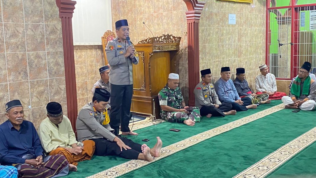 Wakapolda Sumut Brigjen Pol Rony Samtana memberi arahan di Masjid Al-Ikhlas, Jalan Mega, Kelurahan Tanjung Rejo, Kecamatan Medan Sunggal, Kota Medan, Rabu (11/9/2024). (Dok/Polda Sumut)