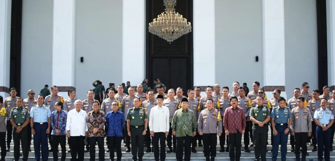 Presiden Jokowi memberikan pengarahan kepada pejabat TNI dan Polri, Istana Negara IKN, Kamis (12/9/2024). (Dok/Humas Setkab)