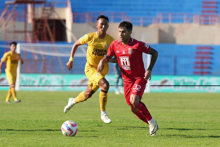 Jorge Ivan Correa kala beraksi dalam laga pekan keempat Liga 1 2024-2025 antara Malut United vs Semen Padang di Stadion Sultan Agung, Bantul, DI Yogyakarta, Jumat (13/9/2024). (Dok/Malut United)