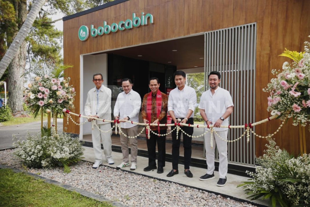 PT Patra Jasa dan Bobobox meresmikan Bobocabin Patra Parapat, destinasi glamping baru di tepi Danau Toba, Sabtu (14/9/2024).