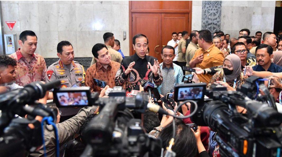 Presiden Jokowi kepada media usai peresmian pembukaan 10th IIGCE Tahun 2024 di JCC, Jakarta, Rabu (18/9/2024).