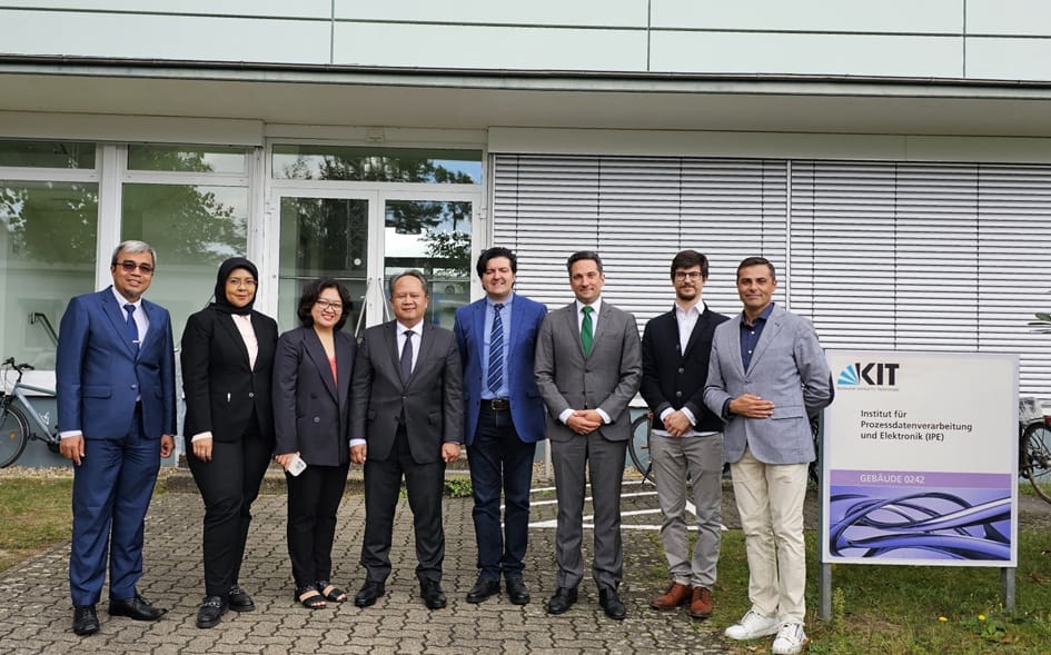 Delegasi KBRI Berlin melakukan kunjungan ke Karlsruhe Institute of Technology, Berlin, Jumat (22/9/2024). (Dok/Kemendikbudristek)