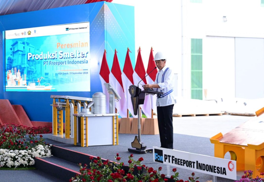 Presiden Jokowi meresmikan smelter PT Freeport Indonesia di KEK Gresik, Jawa Timur, Selasa (24/9/2024).