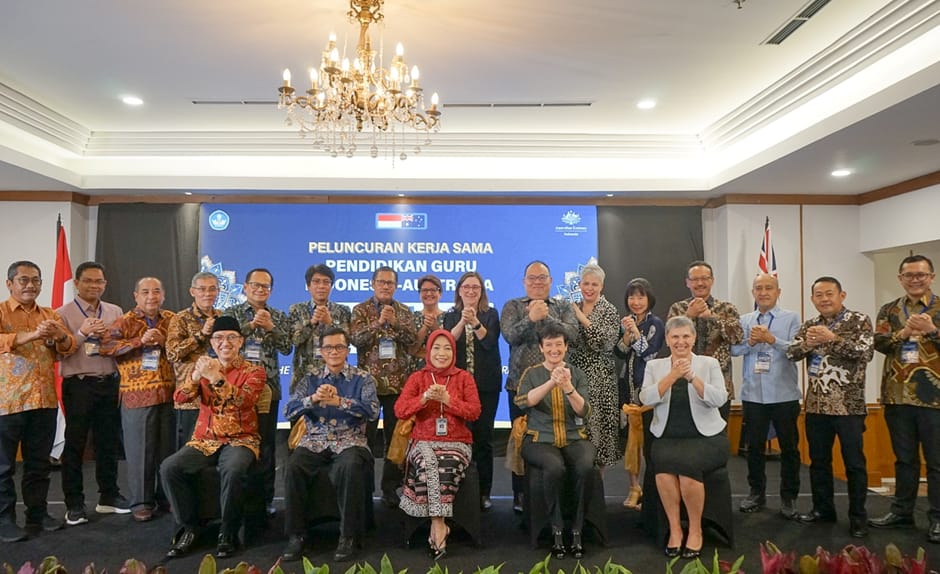 Peluncuran kerja sama Pendidikan Guru Indonesia-Australia yang dihadiri oleh perwakilan 10 Universitas Indonesia dan 5 Universitas Australia di Hotel Sahid Jaya, Jakarta, Selasa (24/9/2024). (Dok/Kemendikbudristek)