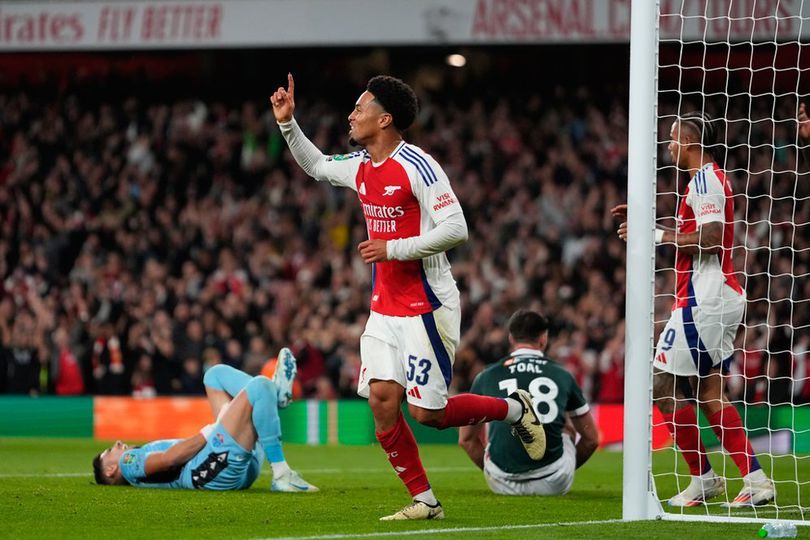 Selebrasi Ethan Nwaneri dalam laga Carabao Cup antara Arsenal vs Bolton Wanderers, Kamis (26/9/2024).