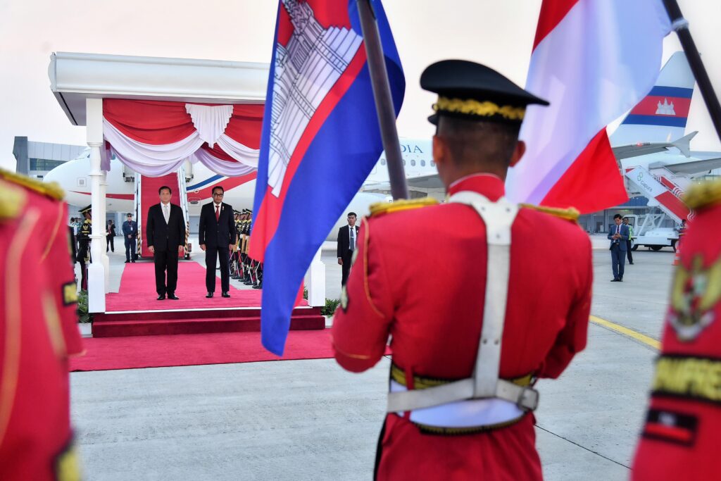 Para kepala pemerintahan dan wakil dari berbagai negara sahabat kembali berdatangan di Bandara Internasional Soekarno-Hatta, menjelang pelantikan Presiden dan Wakil Presiden Republik Indonesia periode 2024-2029, Minggu (20/10/2024). (Dok/BPMI Setpres)