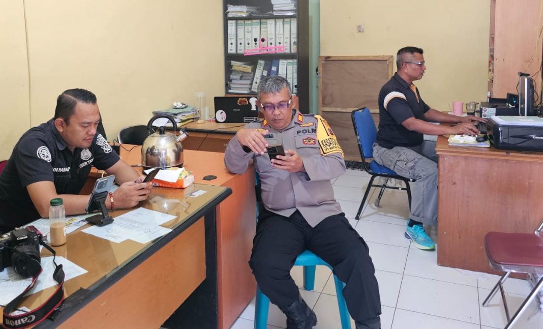 Polres Simalungun intensifkan patroli siber, Senin (30/9/2024) untuk mencegah informasi hoax dan ujaran kebencian di media sosial selama tahapan kampanye Pilkada 2024. (Dok/Humas Polres Simalungun)