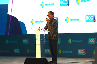 Menteri Kesehatan Budi Gunadi Sadikin menyampaikan sambutan saat kegiatan Indonesia International Cancer Conference (IICC) 2024 di Bali, Kamis (3/10/2024). (Dok/Sehat Negeriku)