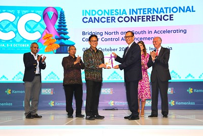 Peluncuran 'Rencana Pencegahan dan Pengendalian Kanker Nasional 2024-2034' dalam acara Konferensi Kanker Internasional Indonesia (IICC) 2024 di Bali, Kamis (3/10/2024). (Dok/Sehat Negeriku)