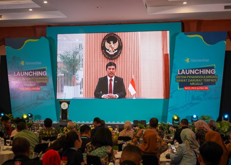 Wamenkes Dante Saksono Harbuwono membuka secara daring acara Launching Sistem Penanggulangan Gawat Darurat Terpadu melalui NCC, PCC, dan PSC 119, Kota Mataram, NTB, Selasa (1/10/2024). (Dok/Sehat Negeriku)