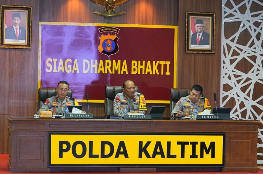 Kapolda Kaltim, Irjen Pol Drs Nanang Avianto MSi, memimpin analisa dan evaluasi mingguan terkait keamanan dan ketertiban masyarakat di Polda Kaltim, Senin (7/10/2024).