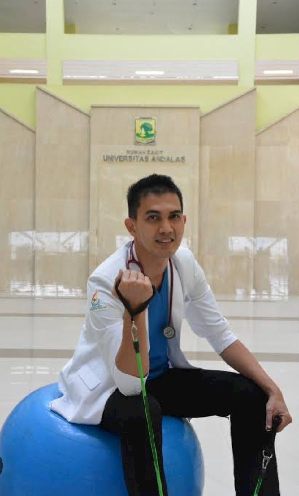 dr Putra Rizki SpKO.