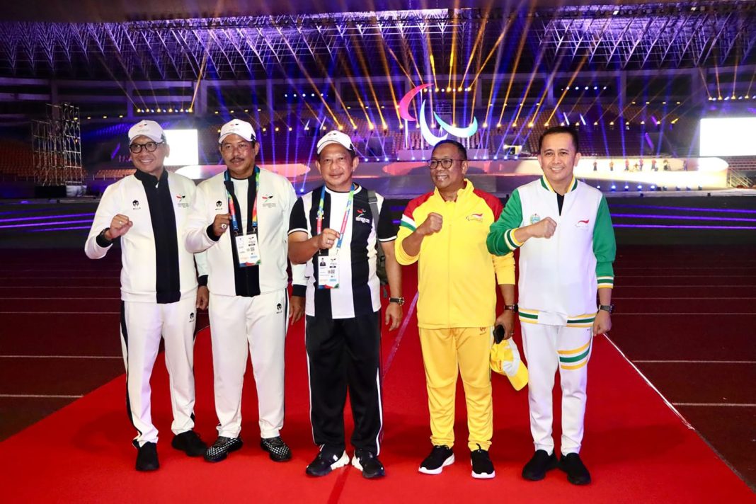 Pj Gubernur Sumut Agus Fatoni saat menghadiri pembukaan Peparnas 2024 di Stadion Manahan Solo, Jawa Tengah, Minggu (6/10/2024). (Dok/Kominfo Sumut)