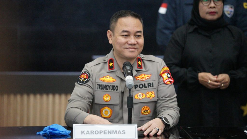 Brigjen Pol Trunoyudo Wisnu Andiko, Karopenmas Divisi Humas Polri, memberikan keterangan pers terkait penanganan kasus pelecehan seksual di Mabes Polri, Rabu (9/10/2024). (Dok/Humas Polri)